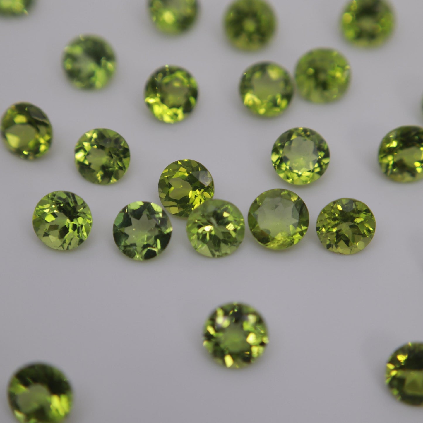 One 6mm Round Peridot, Faceted Loose Green Peridot