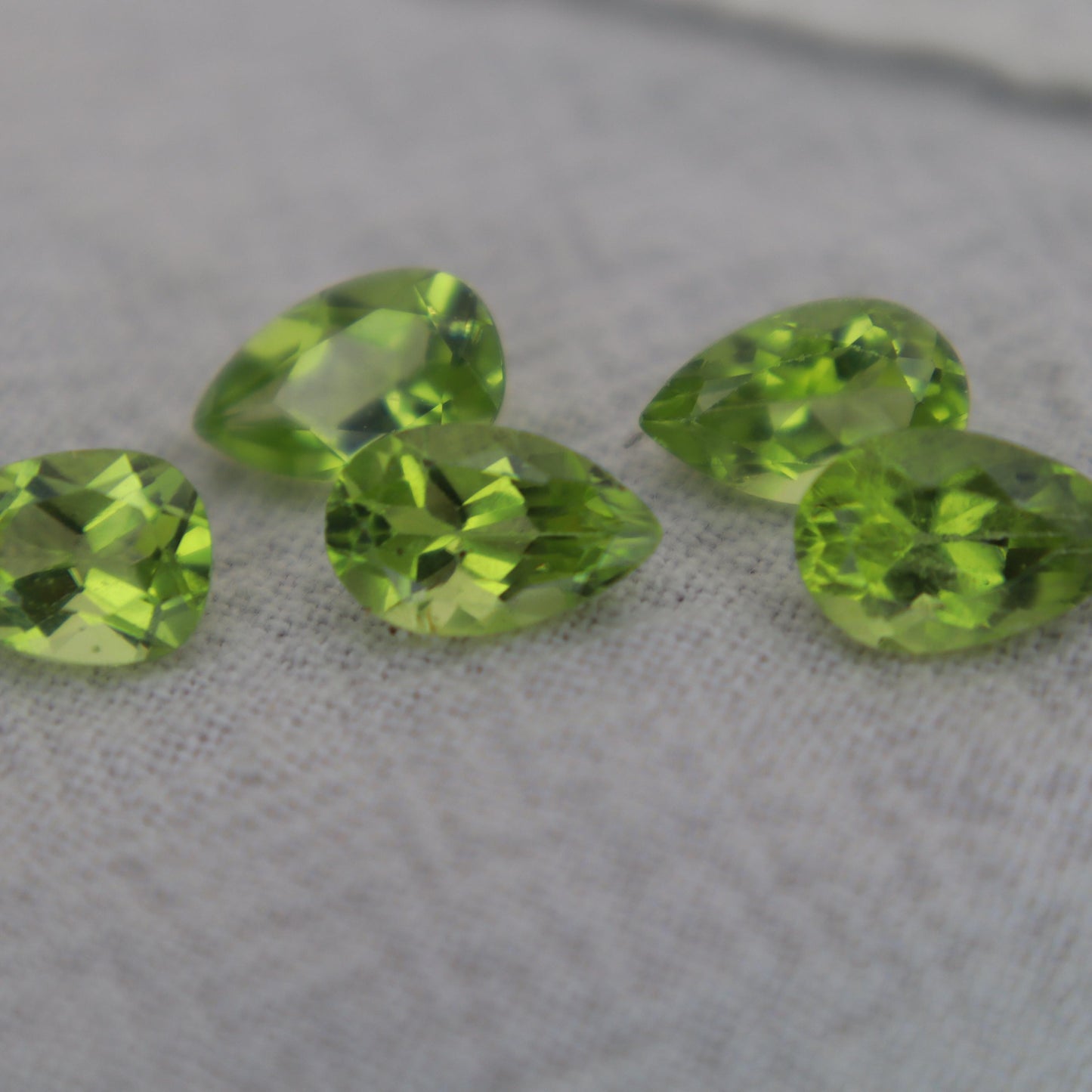 One 8x5mm Peridot Pear Cut, Faceted Loose Green Peridot, 1 Carat