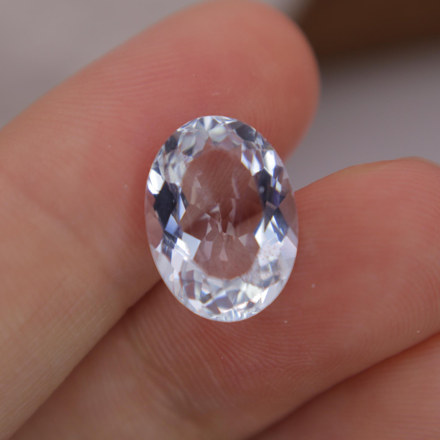 5.19 carat Light Blue Aquamarine 14x10.2mm Oval Cut, Faceted Loose Gemstone