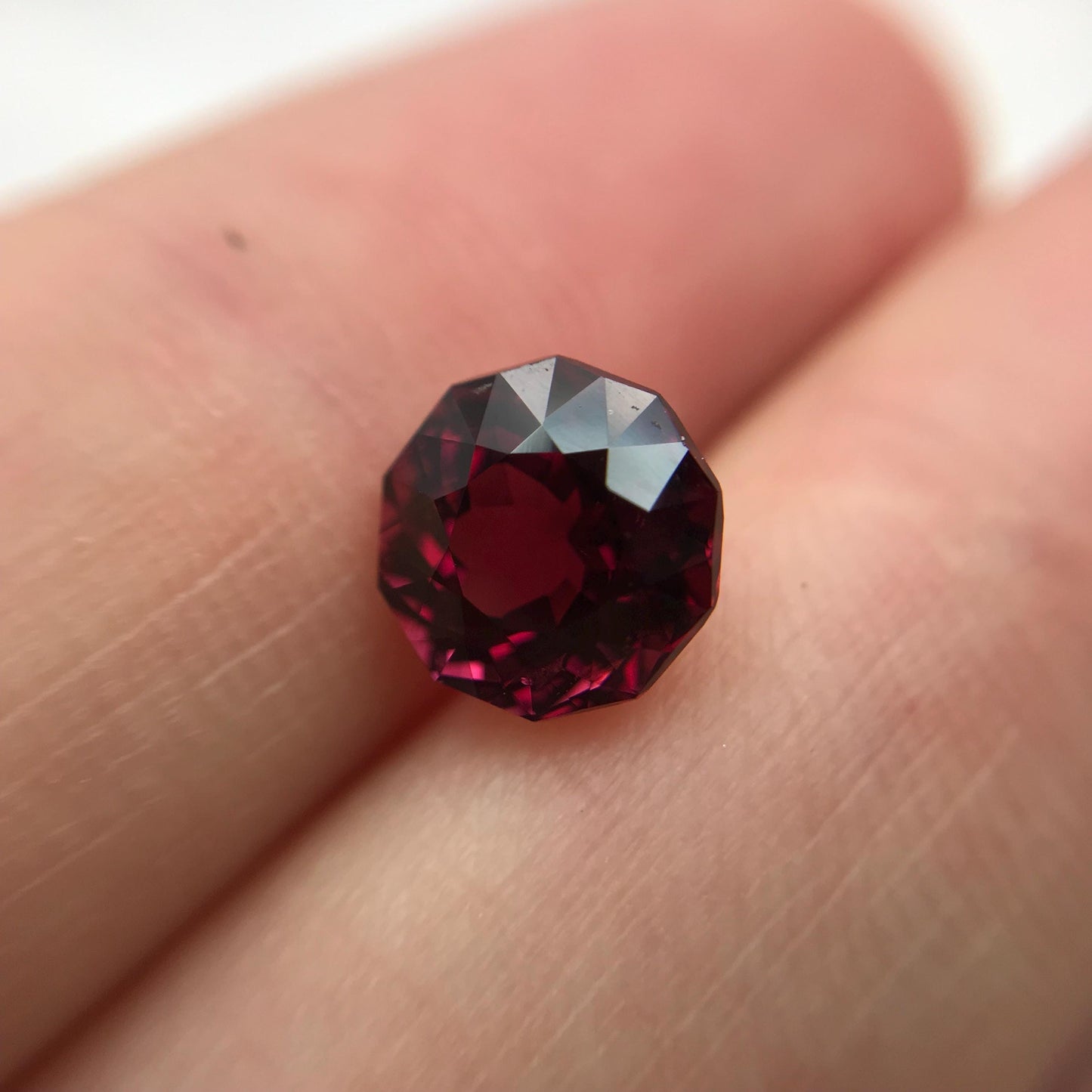 Pretty Rhodolite Garnet 2.39 Carat 7.5mm roun Octagon Cut, Facet Loose  Garnet