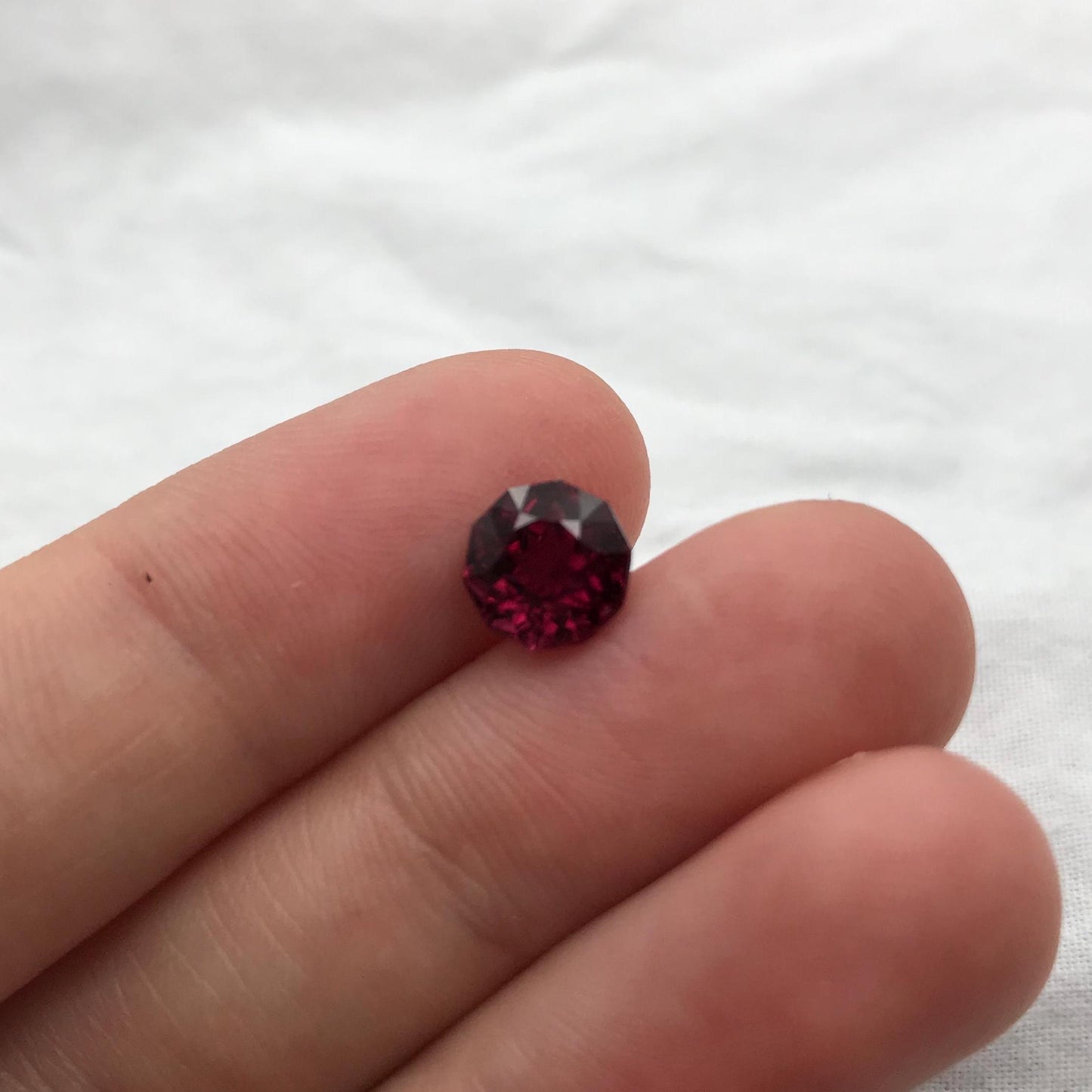 Pretty Rhodolite Garnet 2.39 Carat 7.5mm roun Octagon Cut, Facet Loose  Garnet