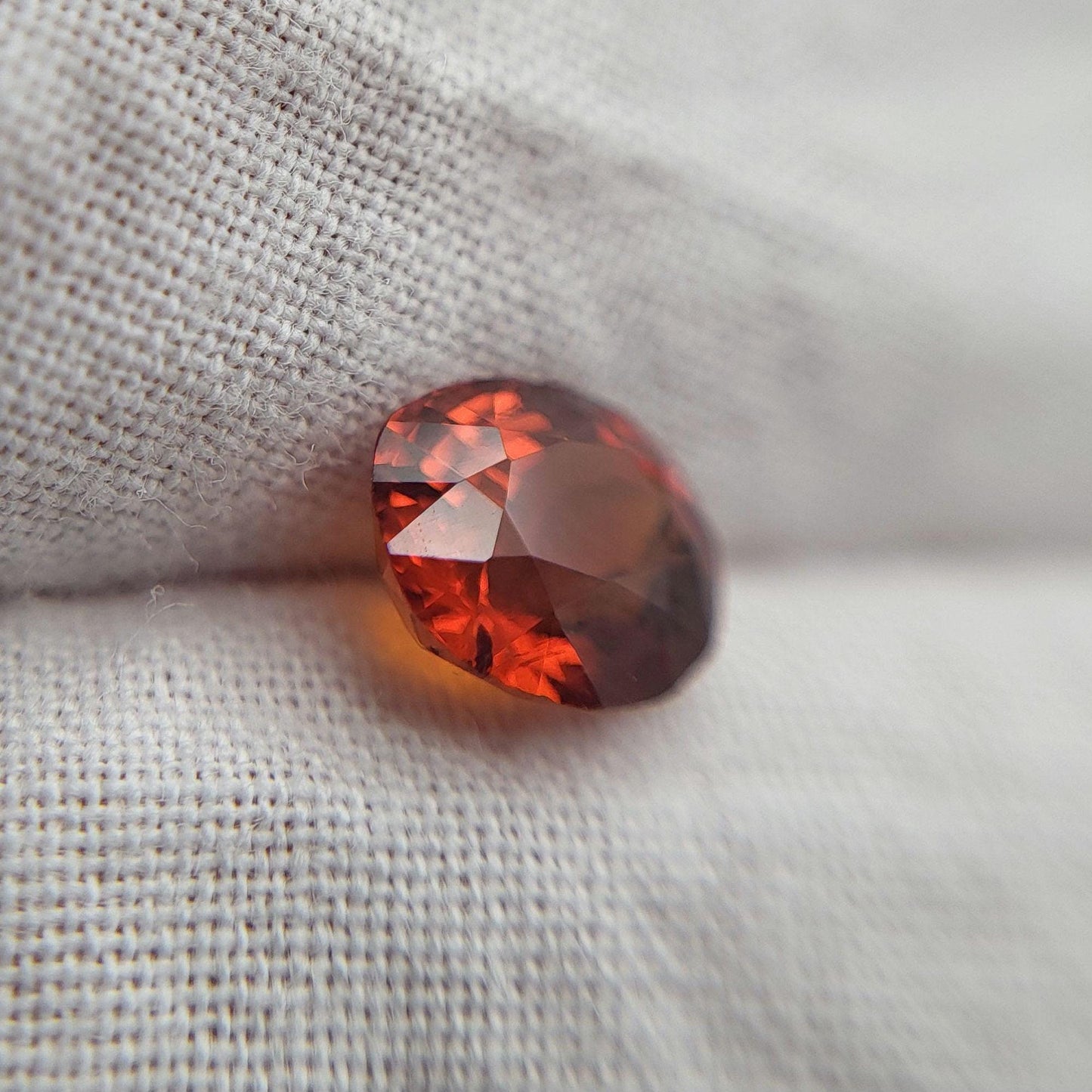 1.53 ct Natural Reddish Orange Spessartite Garnet 7x6mm Oval Faceted Gemstone Loose Gem Red-Orange Garnet