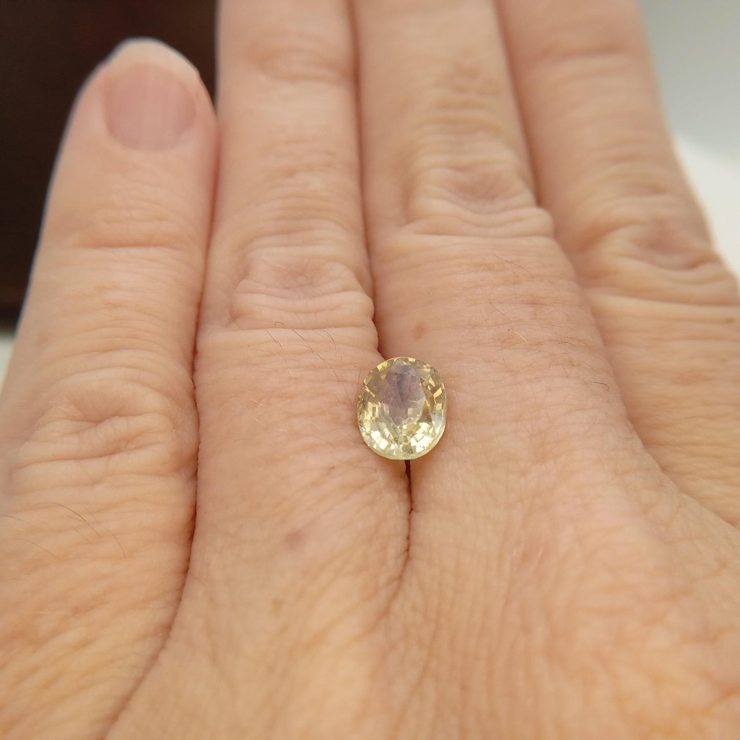 Yellow Green Sapphire 2.14 carat 8.4x6.5mm Oval Cut, Heated