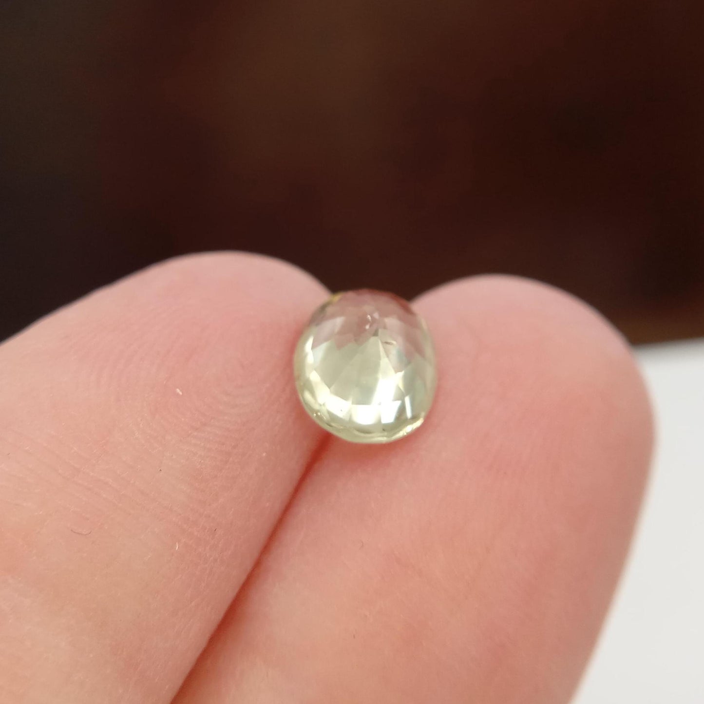 Yellow Green Sapphire 2.14 carat 8.4x6.5mm Oval Cut, Heated