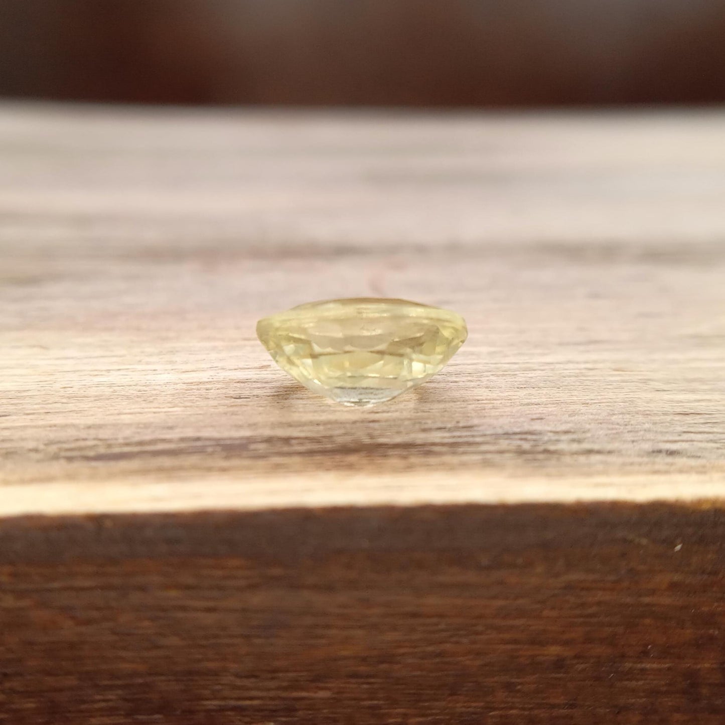 Yellow Green Sapphire 2.14 carat 8.4x6.5mm Oval Cut, Heated