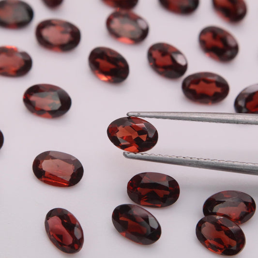 One 6x4mm Red Garnet Oval Cut, Faceted Loose Gemstone