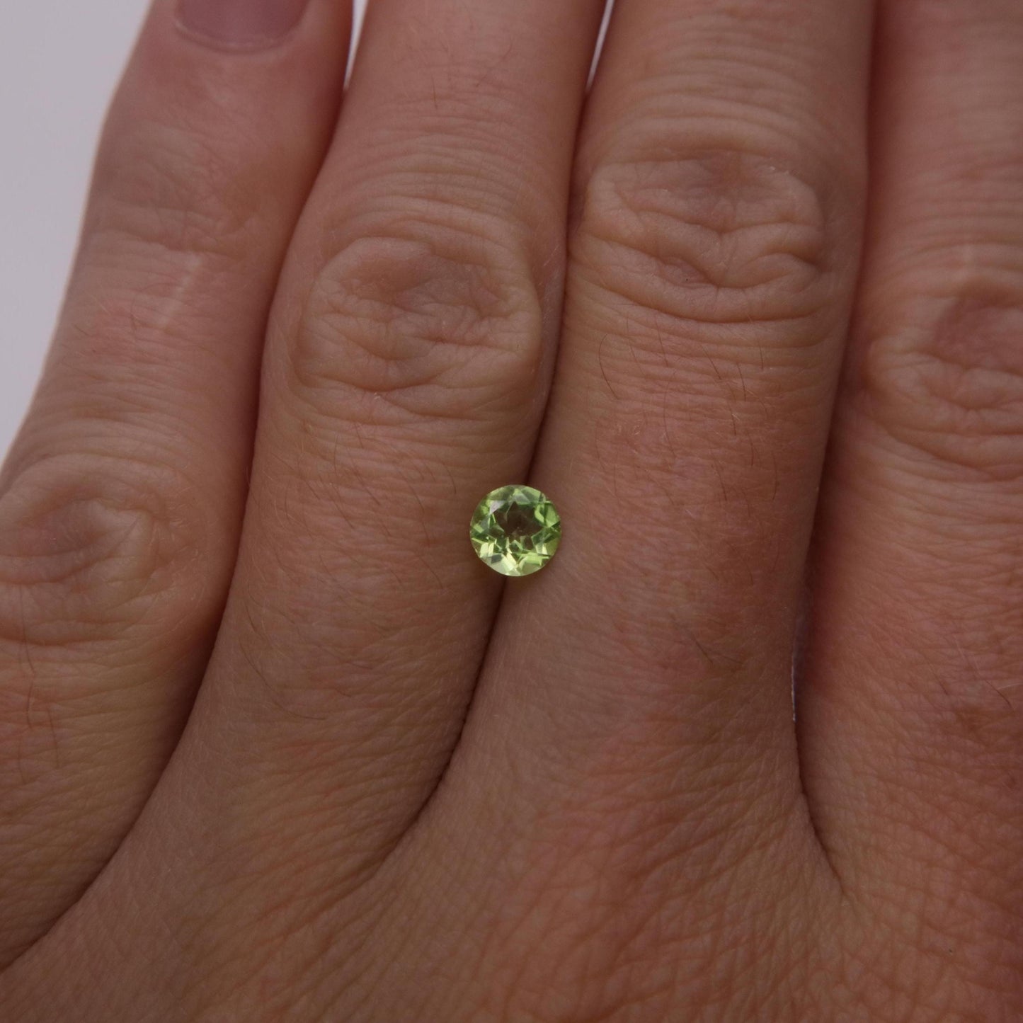 ONE- 5mm Round Peridot, Faceted Loose Unmounted Natural Green Peridot