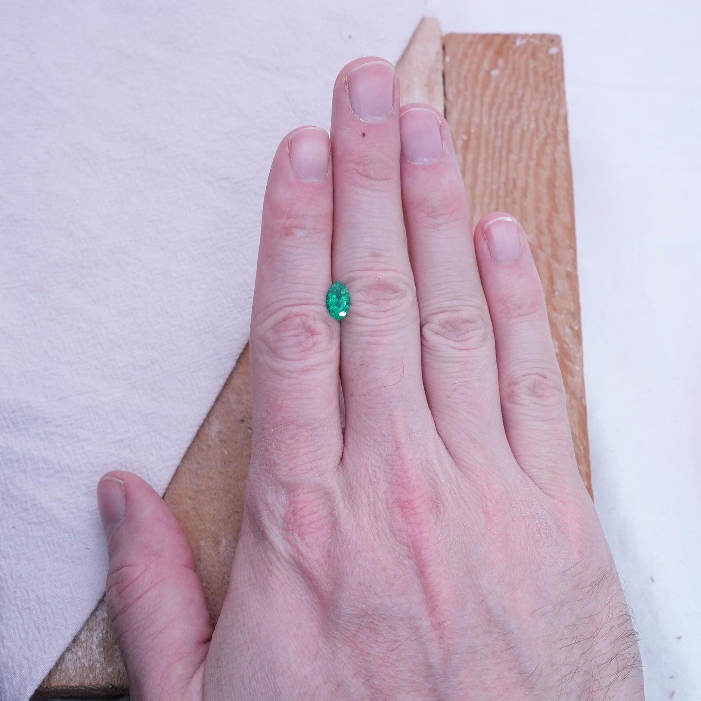 1 carat Natural Emerald 9.3x5.75mm Marquise Cut