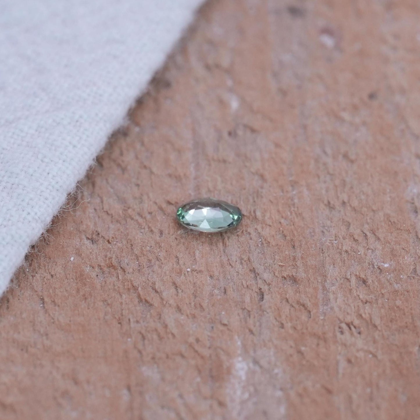 0.16 carat Natural Alexandrite 4x3mm Oval Cut, Green to Purple Color Change