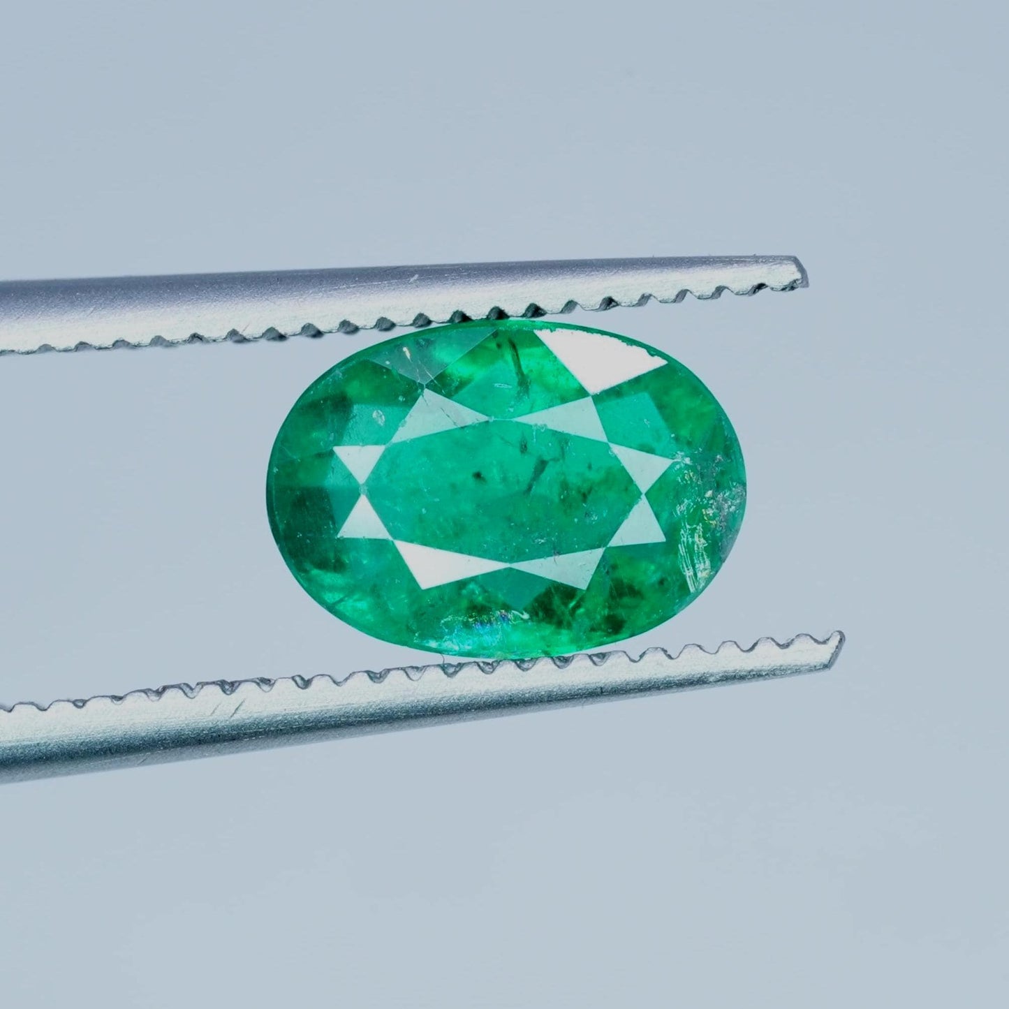 1 carat Natural Emerald 7.8x5.5mm Oval Cut