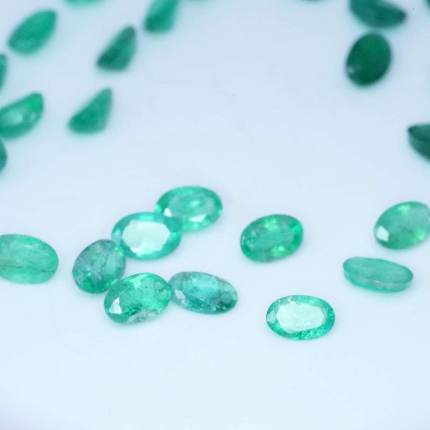 ONE- 6x4mm Natural Emerald, Oval Cut