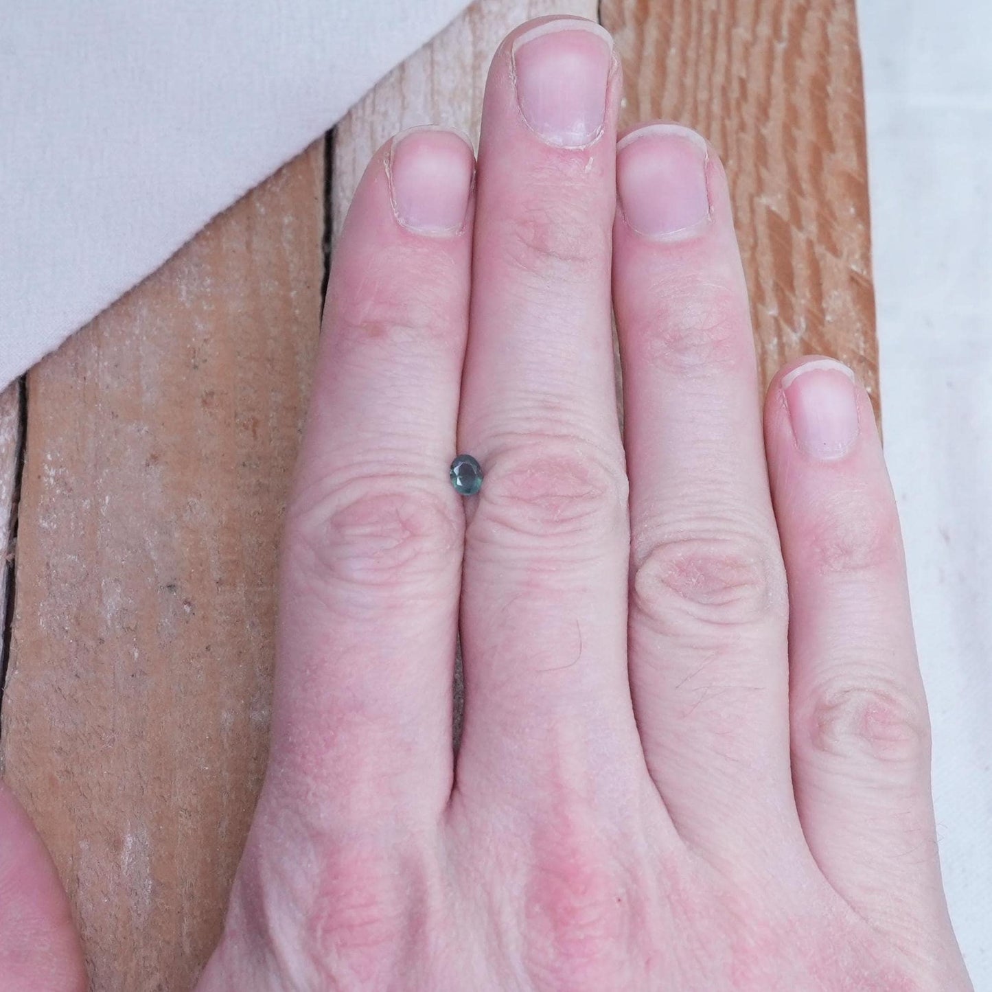 0.34 carat Natural Alexandrite 4.85x3.85mm Oval Cut, Green to Purple Color Change