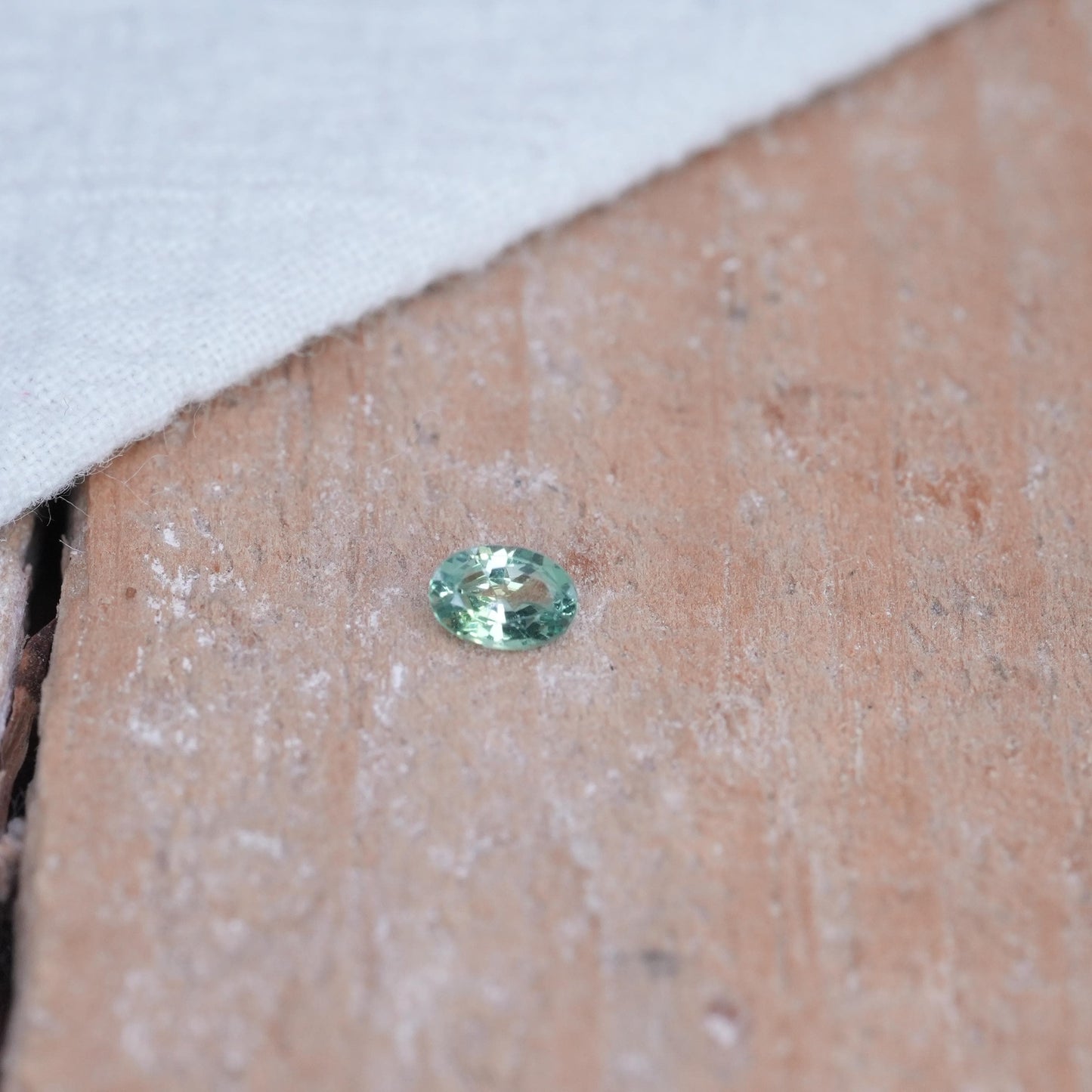 0.28 carat Natural Alexandrite 4.8x3.4mm Oval Cut, Green to Purple Color Change