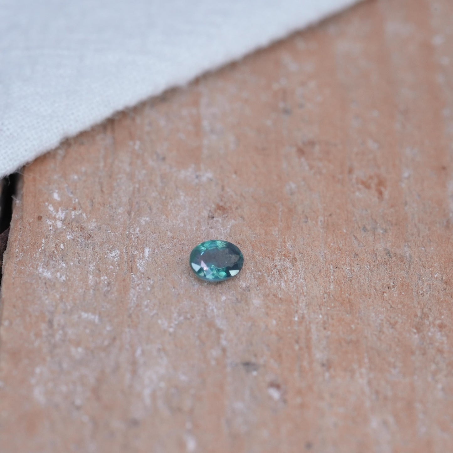 0.30 carat Natural Alexandrite 4.45x3.4mm Oval Cut, Green to Purple Color Change