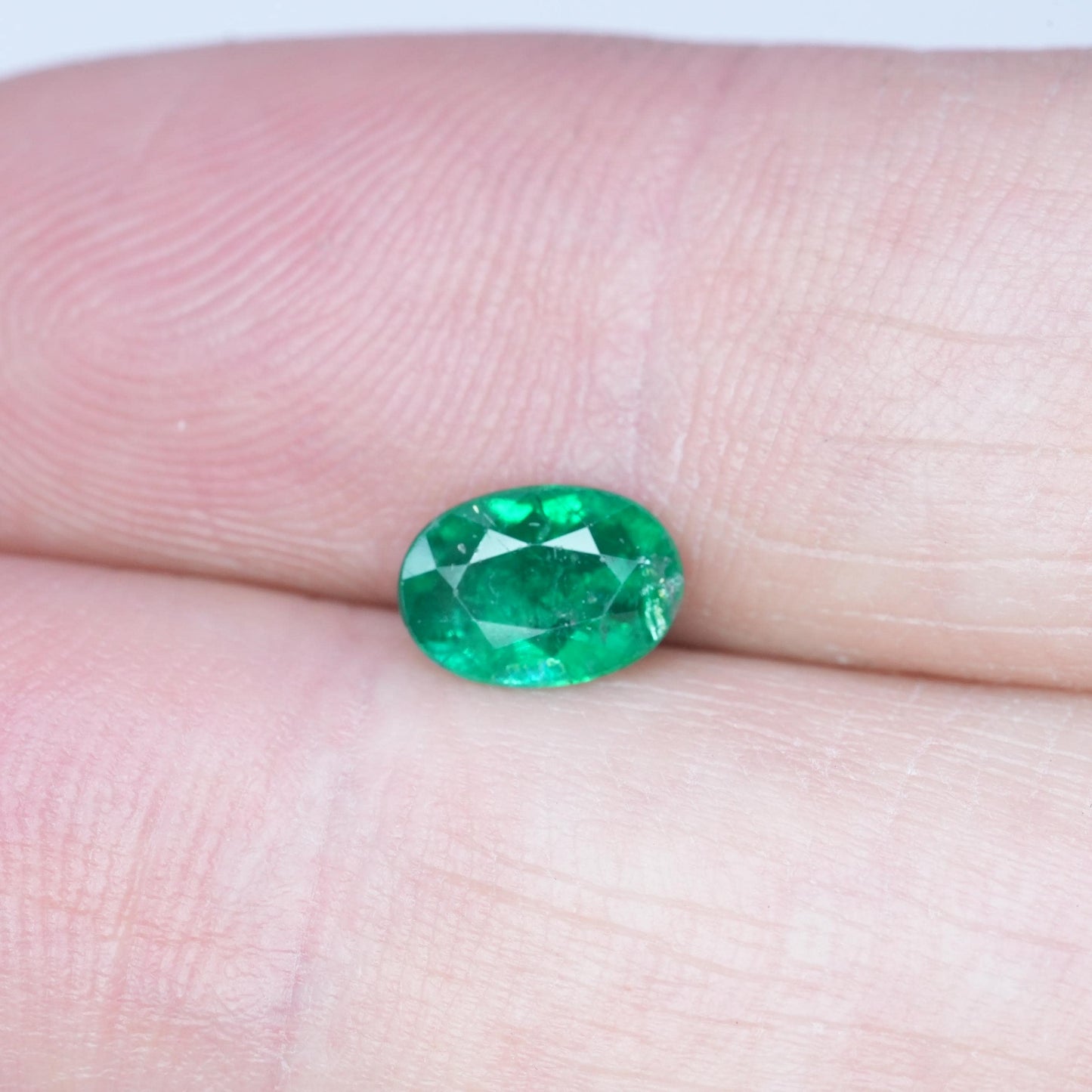 1 carat Natural Emerald 7.8x5.5mm Oval Cut