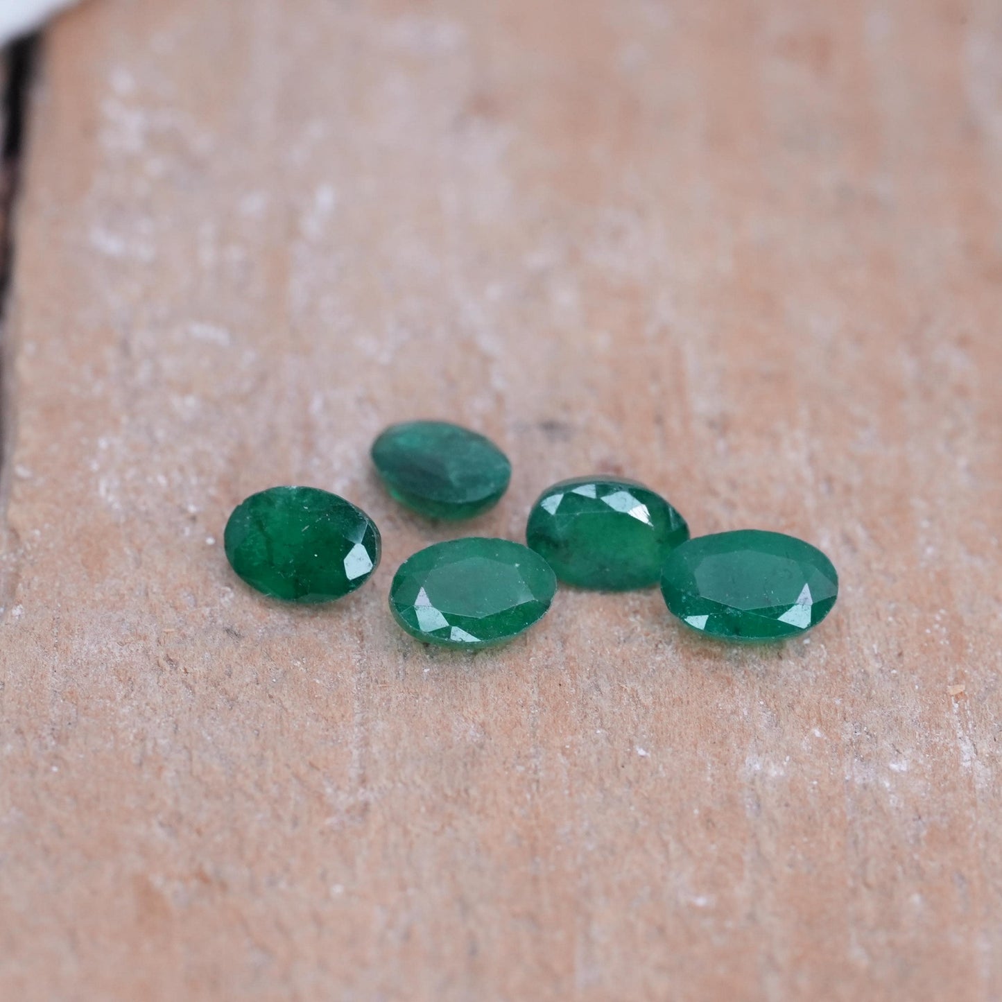 ONE- 6x4mm Natural Emerald, Oval Cut