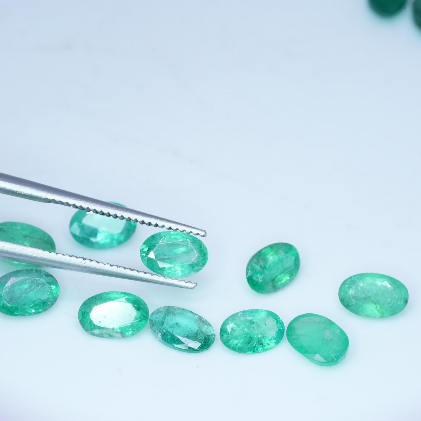 ONE- 6x4mm Natural Emerald, Oval Cut