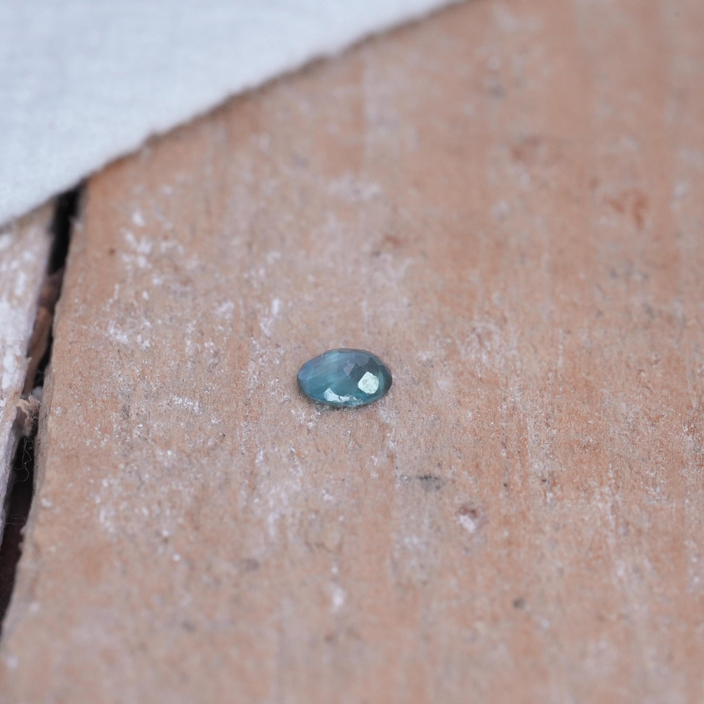 0.34 carat Natural Alexandrite 4.85x3.85mm Oval Cut, Green to Purple Color Change