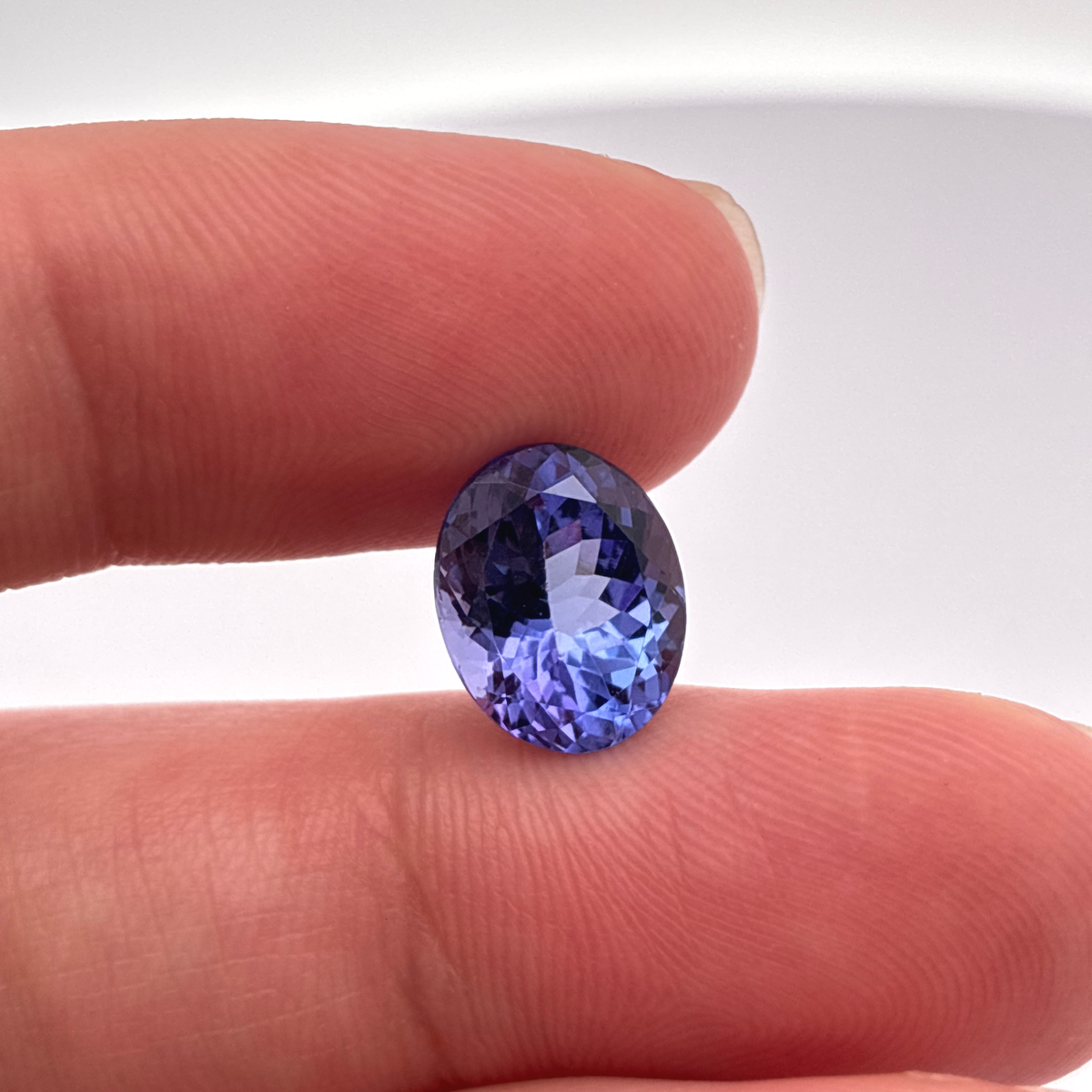 3.96 carat Violet Tanzanite, 11x8.8mm