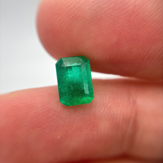 1.28 carat Natural Green Emerald, 8x5.8mm Emerald cut