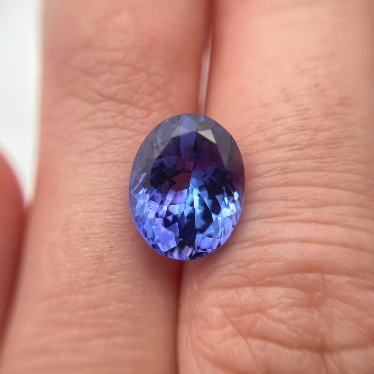 3.96 carat Violet Tanzanite, 11x8.8mm